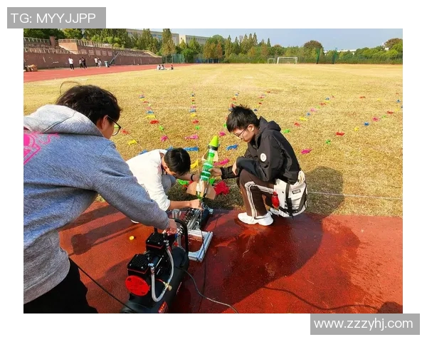 当绿茵场上碰撞的心跳与哨声交织时的爱情故事 当绿茵场上碰撞的心跳与哨声交织时的爱情故事